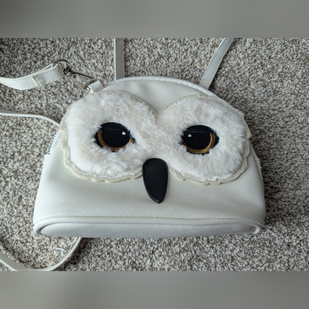 Harry Potter Hedwig Owl Face Crossbody Bag - Picture 2 of 9
